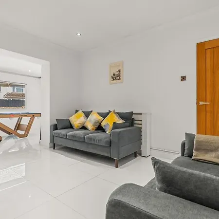 The Bishopsworth House