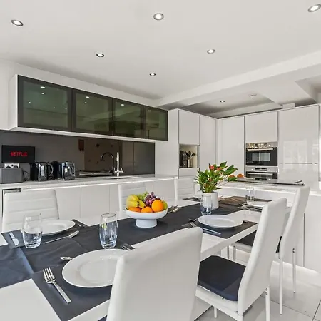 The Bishopsworth House アパート