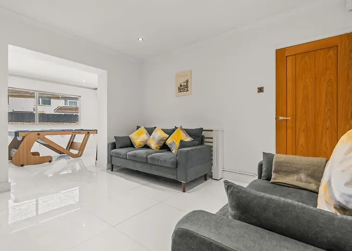 The Bishopsworth House