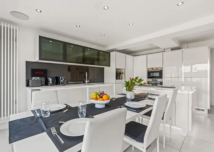 The Bishopsworth House 公寓