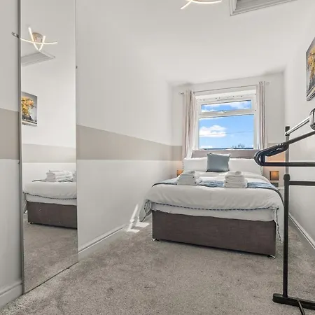 The Bishopsworth House * Bristol